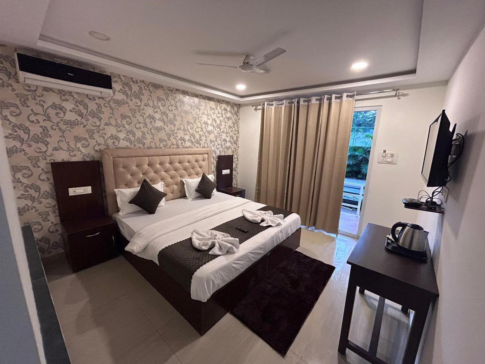 Arabian Sea Beach Resort Морджим Екстериор снимка