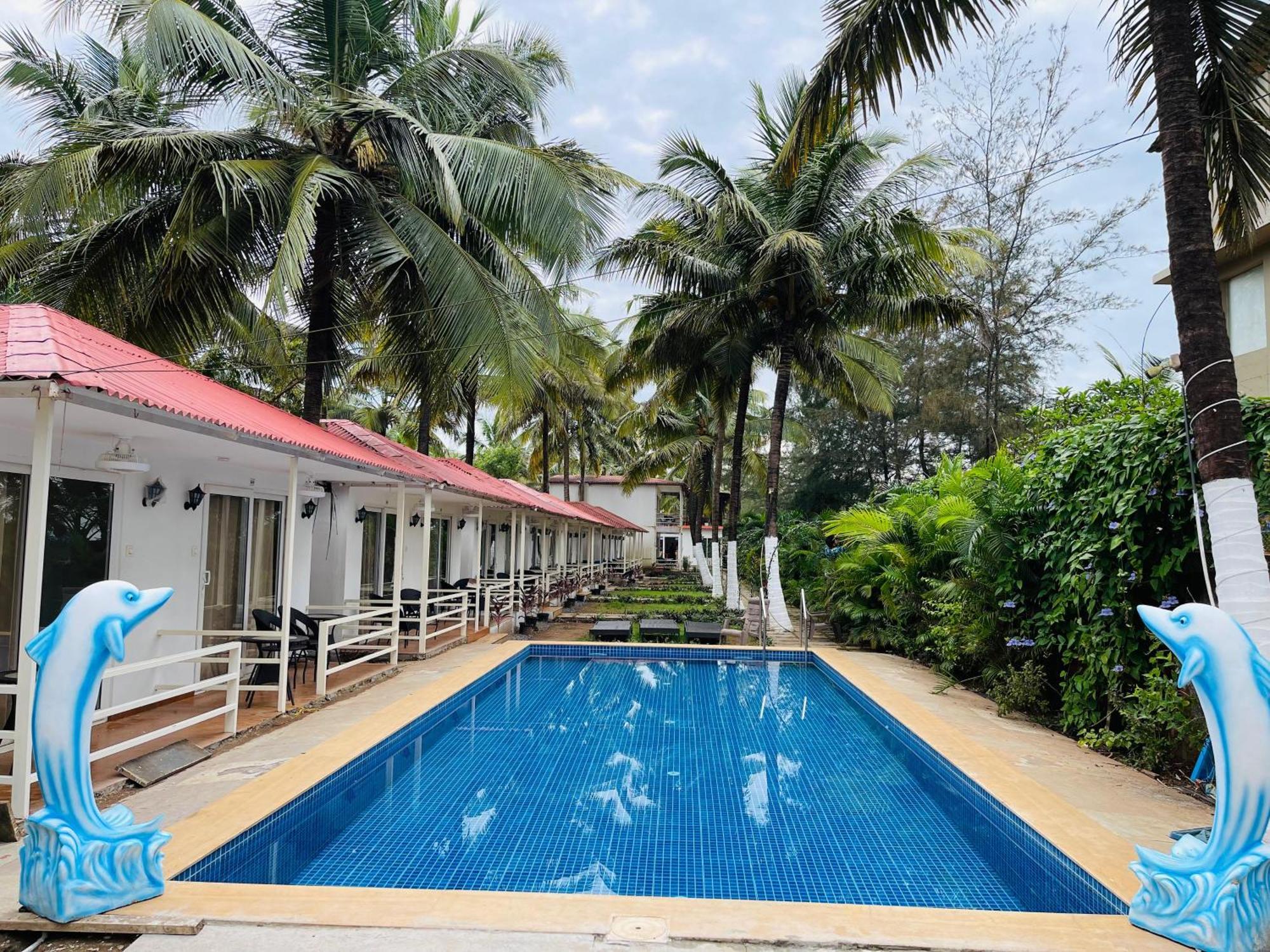 Arabian Sea Beach Resort Морджим Екстериор снимка