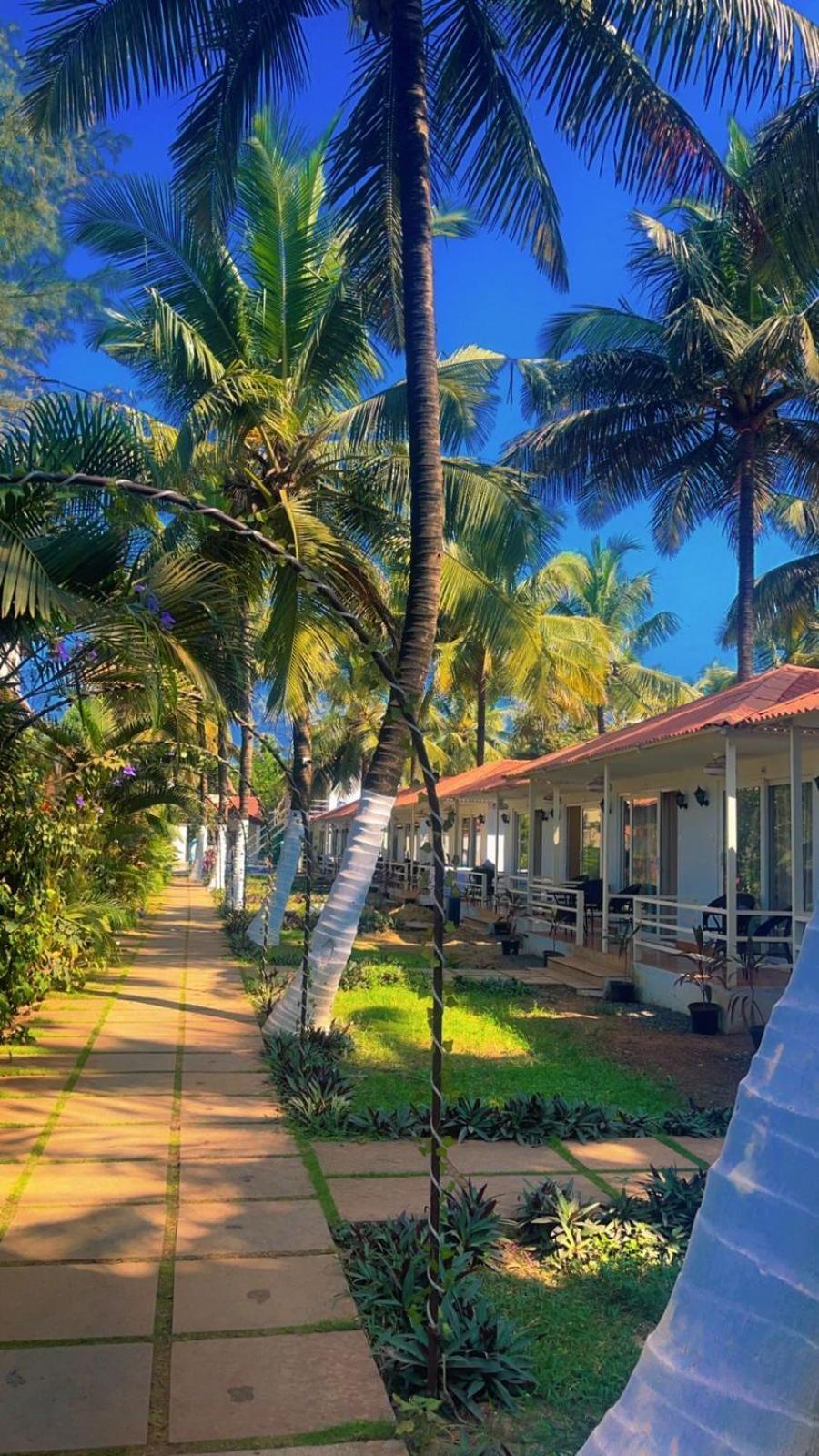 Arabian Sea Beach Resort Морджим Екстериор снимка