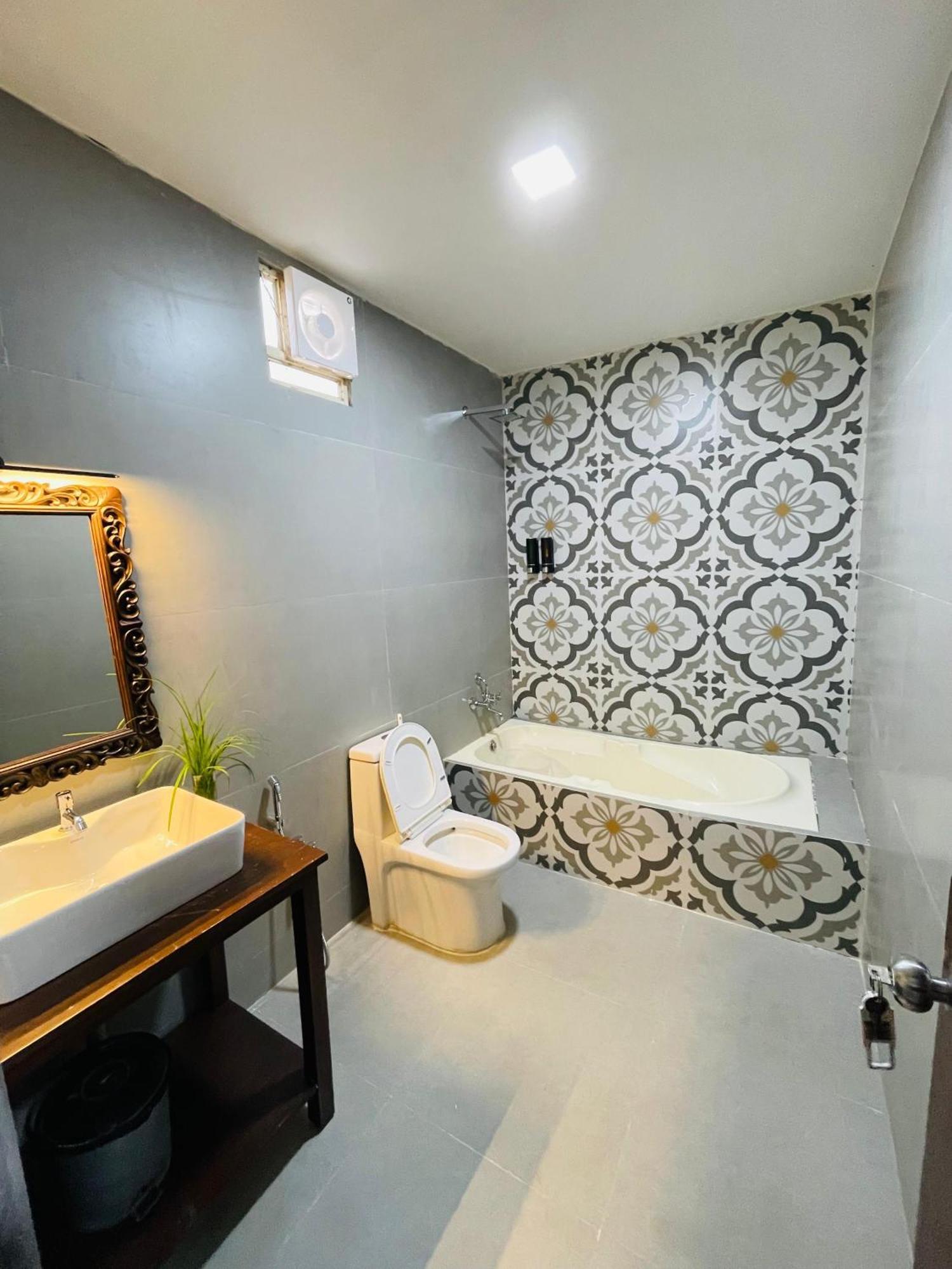 Arabian Sea Beach Resort Морджим Екстериор снимка